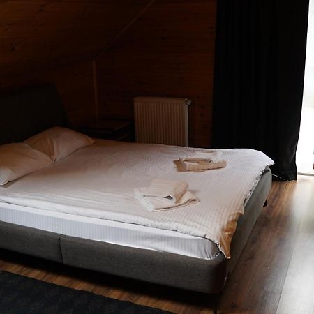 Berghaus Bukovel Villa Bagian luar foto