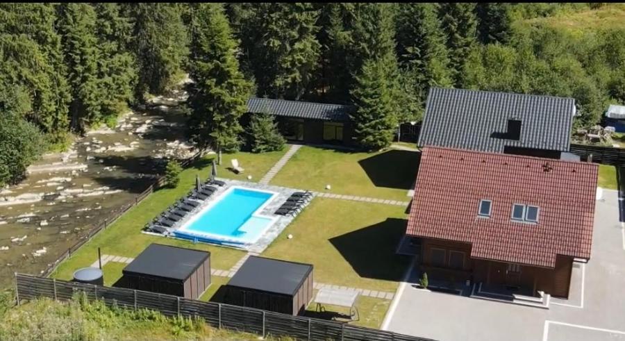 Berghaus Bukovel Villa Bagian luar foto