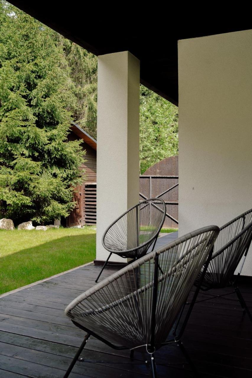 Berghaus Bukovel Villa Bagian luar foto