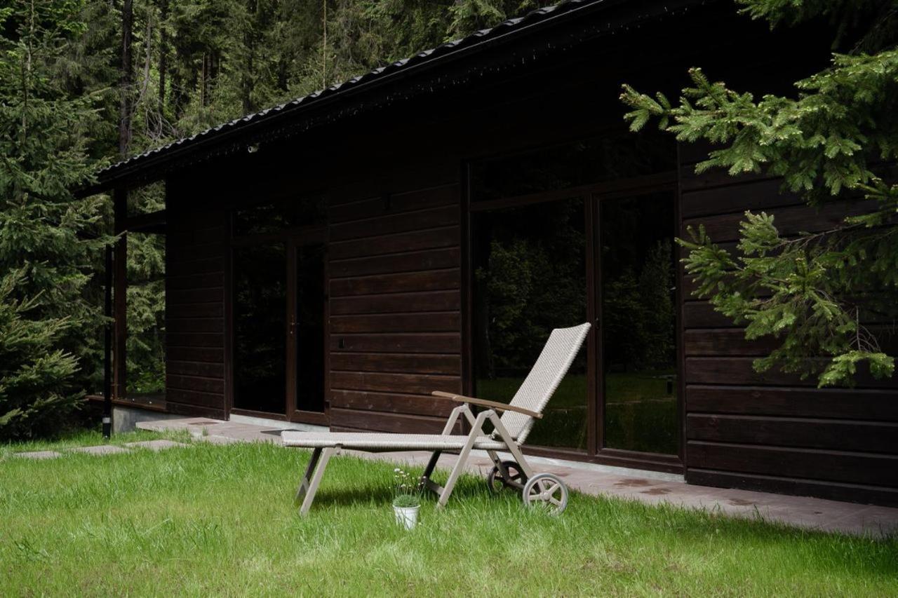 Berghaus Bukovel Villa Bagian luar foto