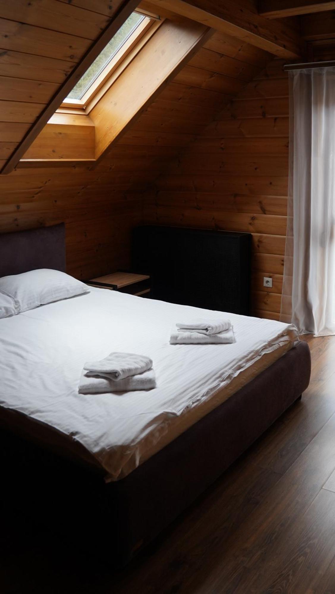 Berghaus Bukovel Villa Bagian luar foto