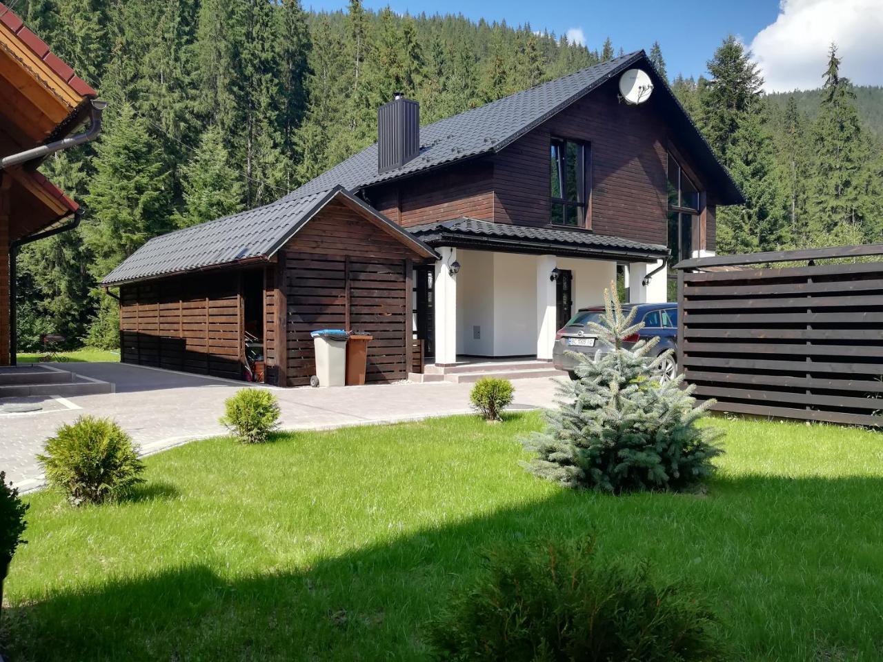 Berghaus Bukovel Villa Bagian luar foto